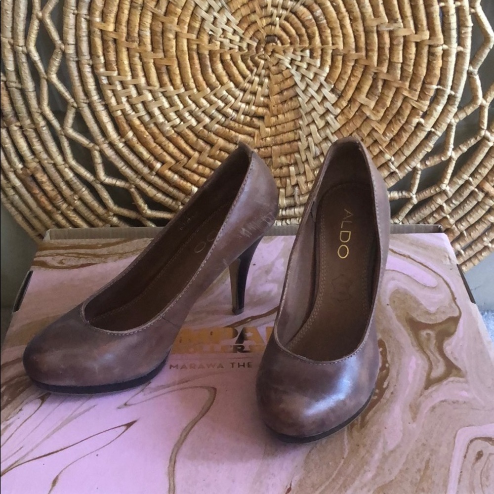 Aldo Brand Brown leather heels